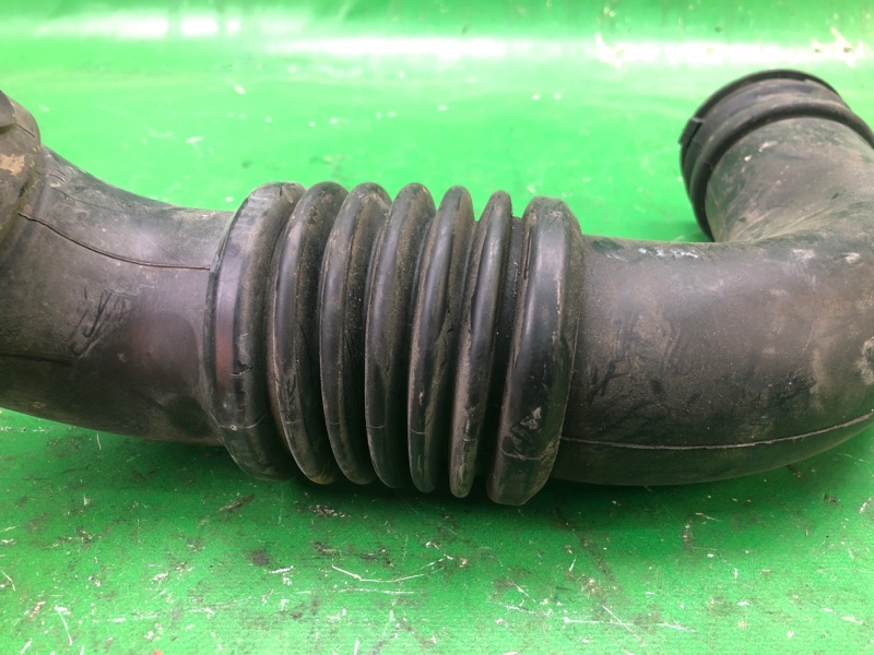 Патрубок воздушного фильтра JEEP PATRIOT 10-17 MK74 2.4 ED3 Патрубок воздушного фильтра JEEP PATRIOT 10-17 MK74 2.4 ED3