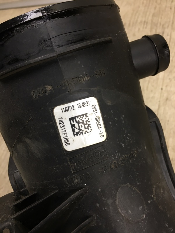 Патрубок воздушного фильтра ESCAPE 12-19 2012 TM2 2.0 HDTX