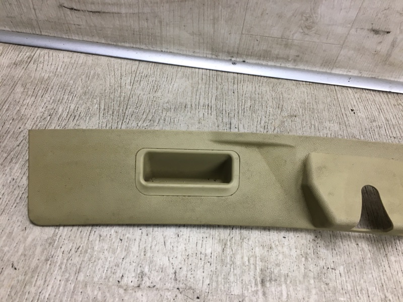 Накладка крышки багажника R-CLASS W251 05-13 2007 Минивэн OM642950 3.2L Накладка крышки багажника R-CLASS W251 05-13 2007 Минивэн OM642950 3.2L