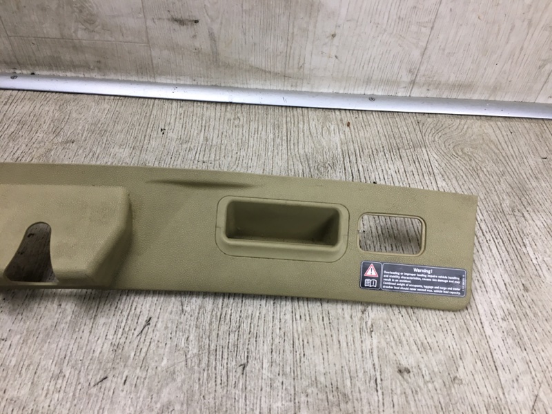 Накладка крышки багажника MERCEDES R-CLASS W251 05-13 Минивэн OM642950 3.2L Накладка крышки багажника MERCEDES R-CLASS W251 05-13 Минивэн OM642950 3.2L