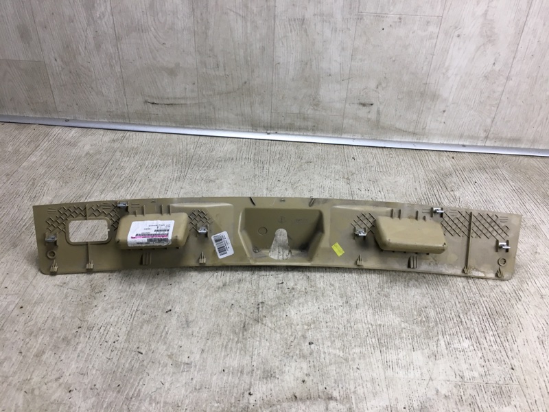 Накладка крышки багажника R-CLASS W251 05-13 2007 Минивэн OM642950 3.2L Накладка крышки багажника R-CLASS W251 05-13 2007 Минивэн OM642950 3.2L