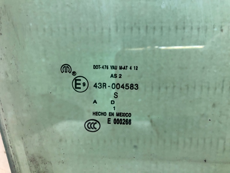 Стекло двери переднее правое JOURNEY 08-20 2012 Внедорожник 3.6 ERB