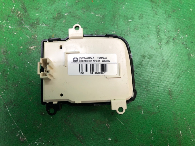 Кнопки на руль левые PATRIOT 10-17 2014 MK74 2.4 ED3 Кнопки на руль левые PATRIOT 10-17 2014 MK74 2.4 ED3