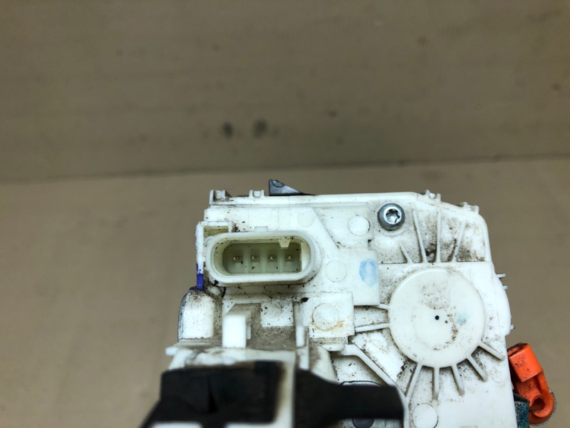 Замок двери передний левый JOURNEY 08-20 2012 Внедорожник 3.6 ERB