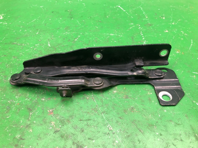 Запчасть петля капота левая JEEP PATRIOT 10-17 2014 MK74 2.4 ED3 55399001AE Б/У Петля капота левая JEEP PATRIOT 10-17 2014 MK74 2.4 ED3 55399001AE Б/У