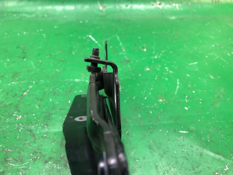 Петля капота левая PATRIOT 10-17 2014 MK74 2.4 ED3 Петля капота левая PATRIOT 10-17 2014 MK74 2.4 ED3