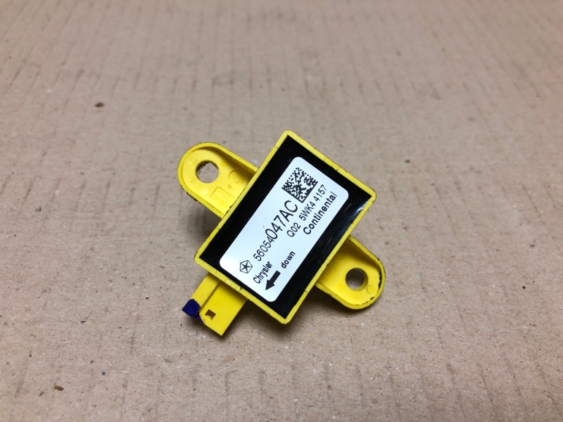 Запчасть датчик удара передний правый DODGE JOURNEY 08-20 2012 Внедорожник 3.6 ERB 56054047AC Б/У Датчик удара передний правый DODGE JOURNEY 08-20 2012 Внедорожник 3.6 ERB 56054047AC Б/У