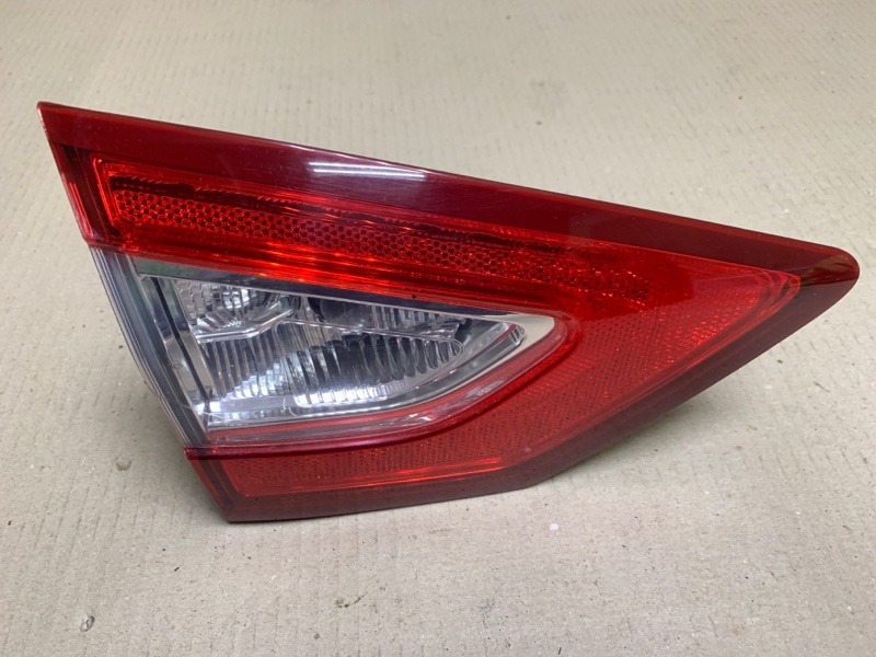 Фонарь внутренний левый FUSION 14- 2013 Седан C20EDEF