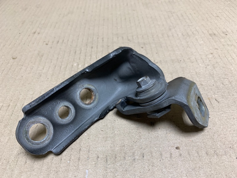 Петля двери верхняя передняя правая FORD FUSION 14- Седан C20EDEF