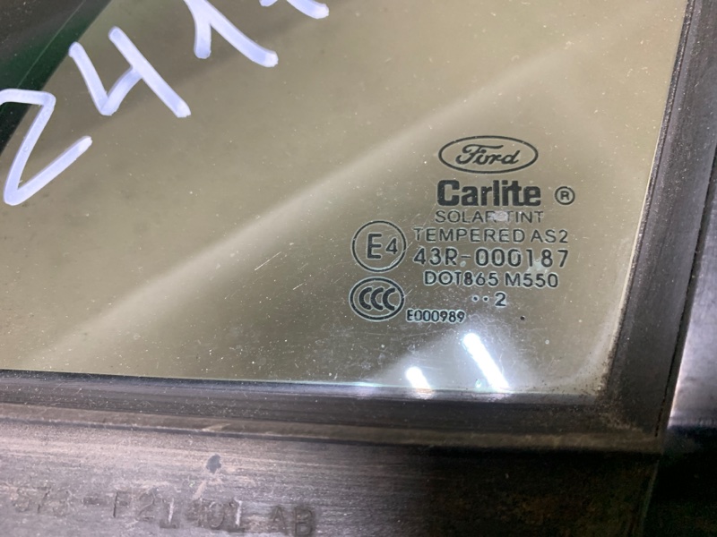 Стекло двери глухое переднее левое FORD FUSION 14- Седан C20EDEF