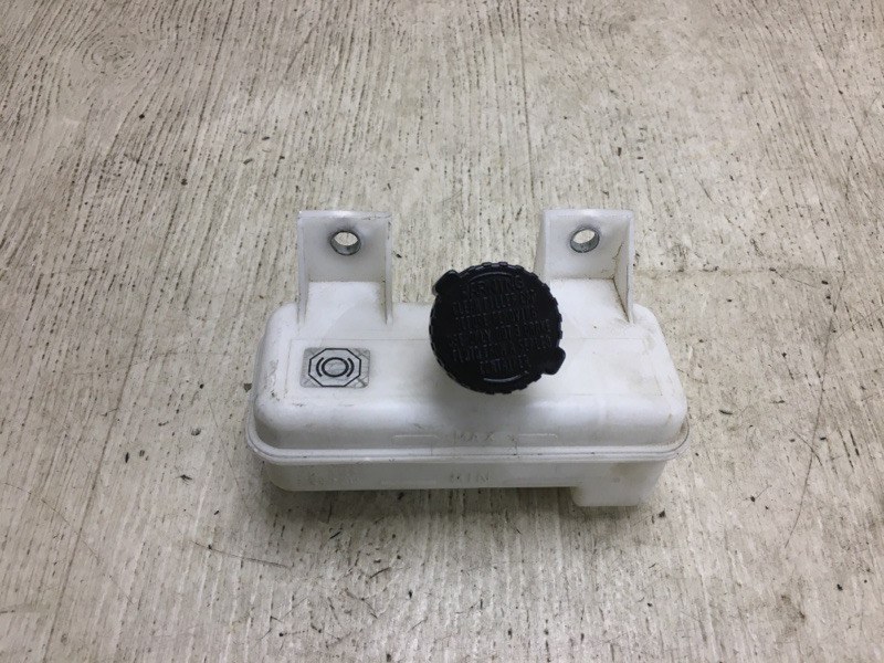 Бачок главного тормозного цилиндра NISSAN NV200 USA 13- 2020 M20XUS 2.0 MR20DE 46090-3LM0A Б/У