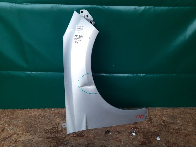 Крыло переднее правое FORD FOCUS 10-18 2014 Седан 2.0 XQDA BM5Z-16005-B Б/У