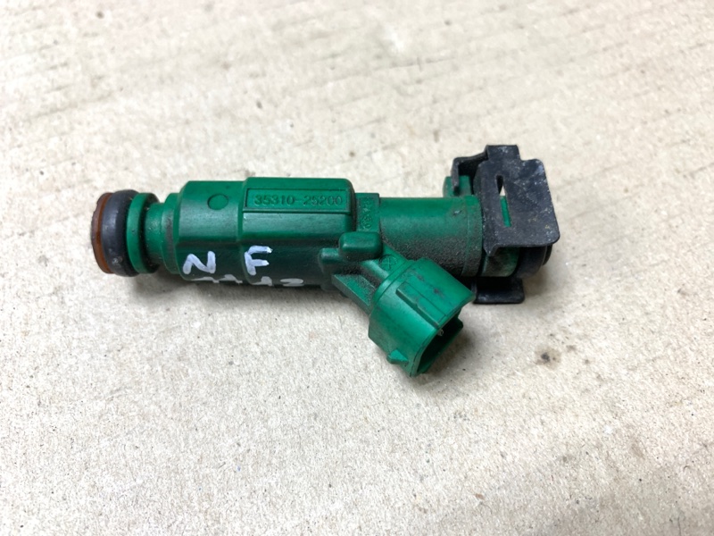 Запчасть форсунка топливная HYUNDAI SONATA NF 04-10 2008 G4KC 2.4 35310-25200 Б/У Форсунка топливная HYUNDAI SONATA NF 04-10 2008 G4KC 2.4 35310-25200 Б/У