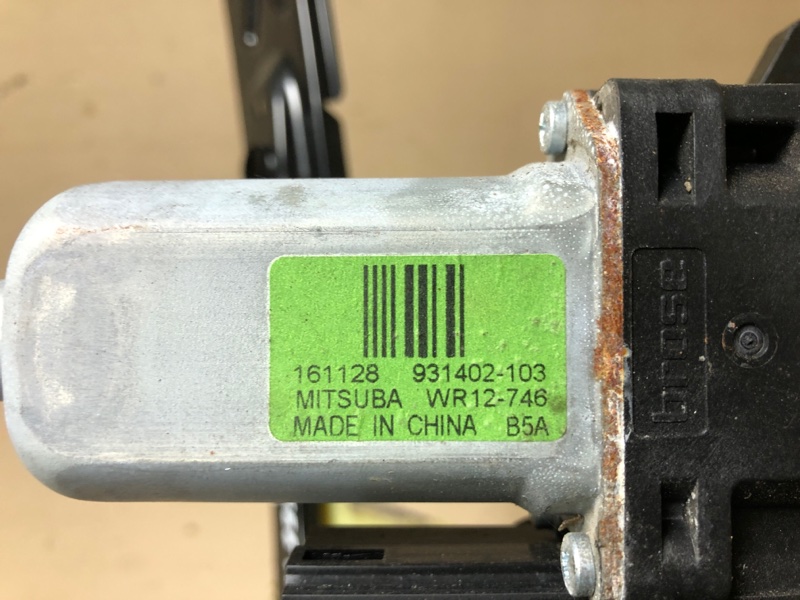 Стеклоподъемник задний левый CHEROKEE 14- 2017 Внедорожник 2.4