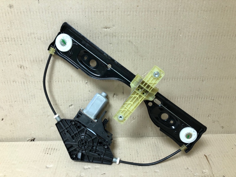 Стеклоподъемник задний левый CHEROKEE 14- 2017 Внедорожник 2.4