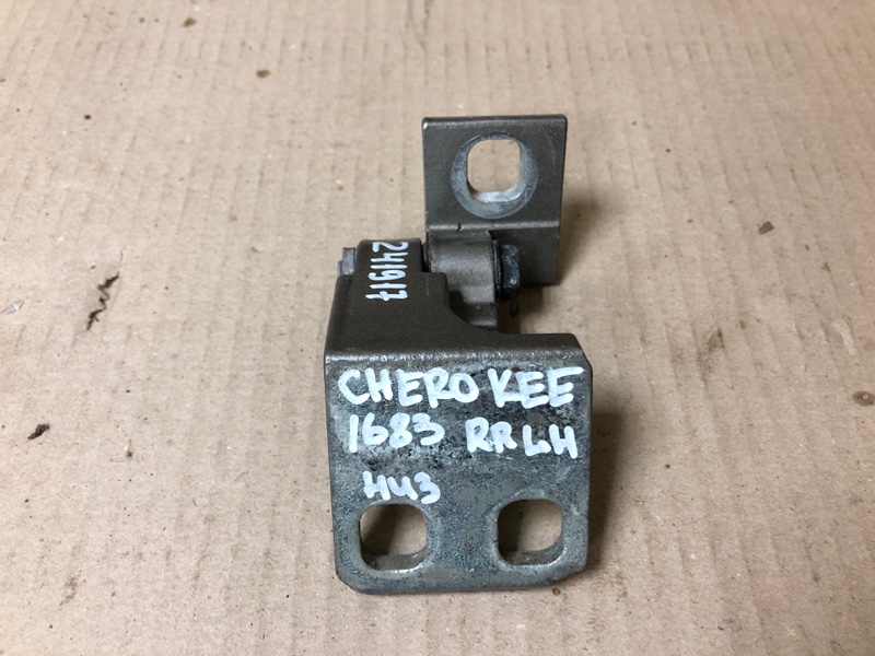Запчасть петля двери нижняя задняя левая JEEP CHEROKEE 14- 2017 Внедорожник 2.4 68140737AB Б/У Петля двери нижняя задняя левая JEEP CHEROKEE 14- 2017 Внедорожник 2.4 68140737AB Б/У
