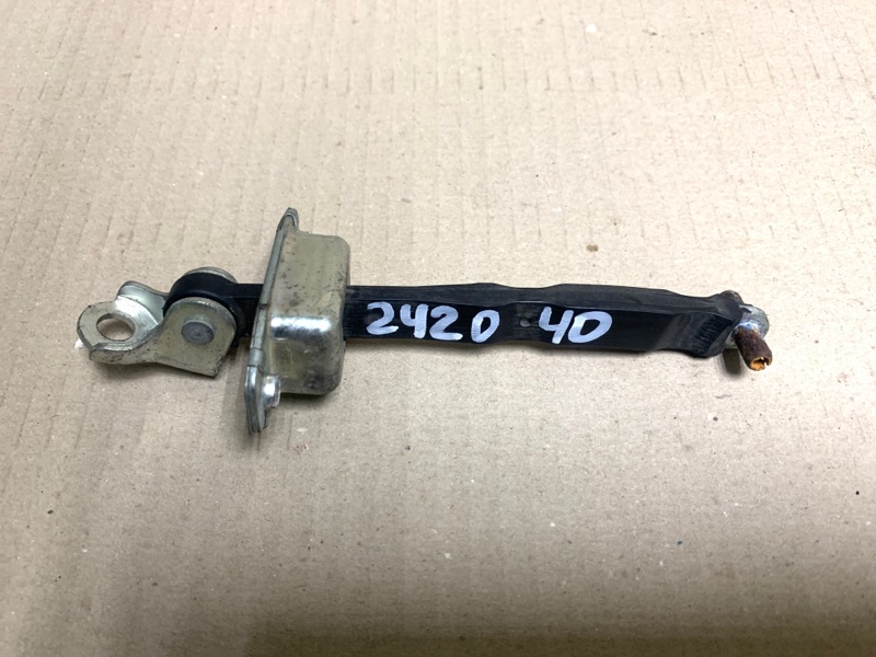 Ограничитель двери задний правый SUZUKI SX4 06-13 2008 Седан 2.0 J20A 81830-57L01 Б/У