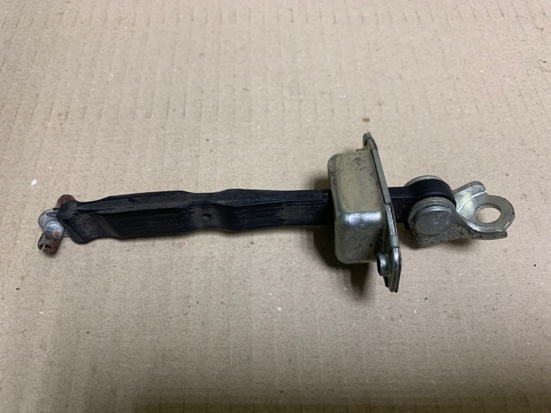 Ограничитель двери задний правый SX4 06-13 2008 Седан 2.0 J20A