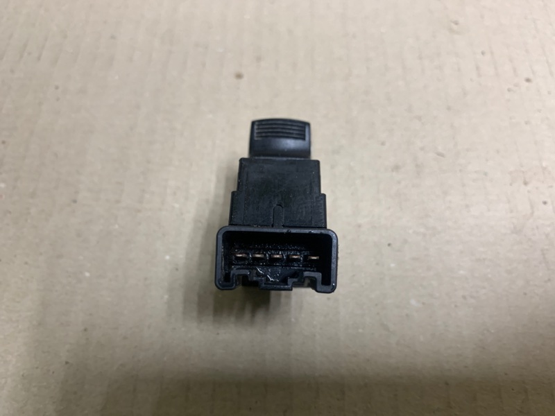 Кнопка стеклоподъемника задняя SX4 06-13 2008 Седан 2.0 J20A