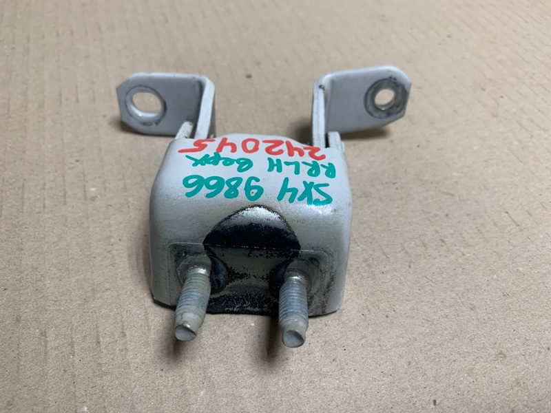 Запчасть петля двери верхняя задняя левая SUZUKI SX4 06-13 2008 Седан 2.0 J20A 69420-63J00 Б/У Петля двери верхняя задняя левая SUZUKI SX4 06-13 2008 Седан 2.0 J20A 69420-63J00 Б/У