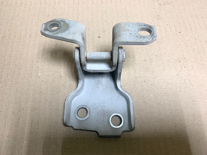 Петля двери верхняя передняя левая SUZUKI SX4 06-13 Седан 2.0 J20A