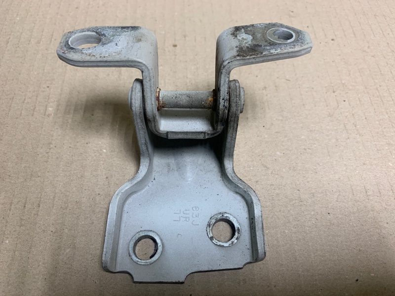 Петля двери нижняя передняя левая SUZUKI SX4 06-13 Седан 2.0 J20A