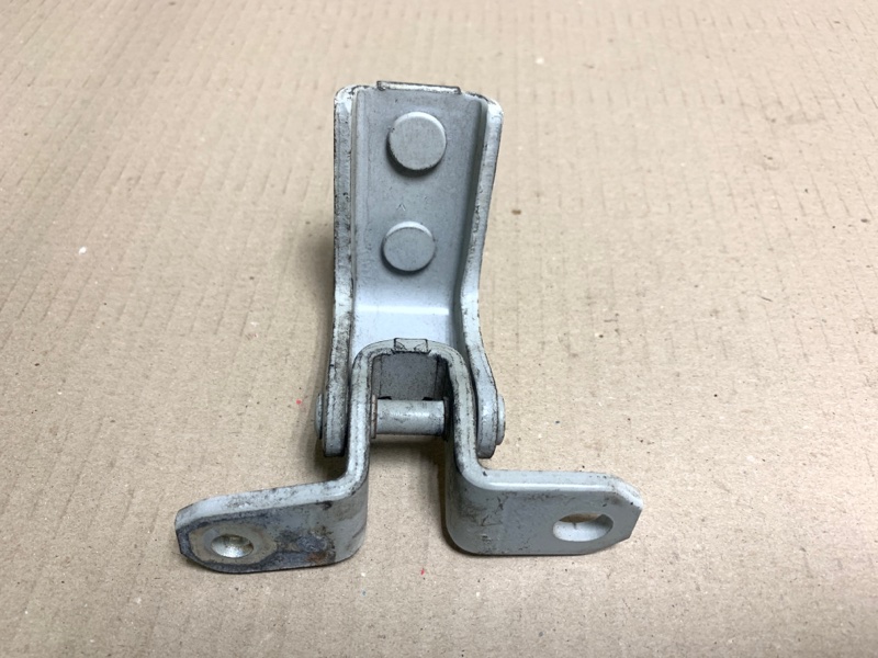 Петля двери нижняя задняя левая SUZUKI SX4 06-13 Седан 2.0 J20A