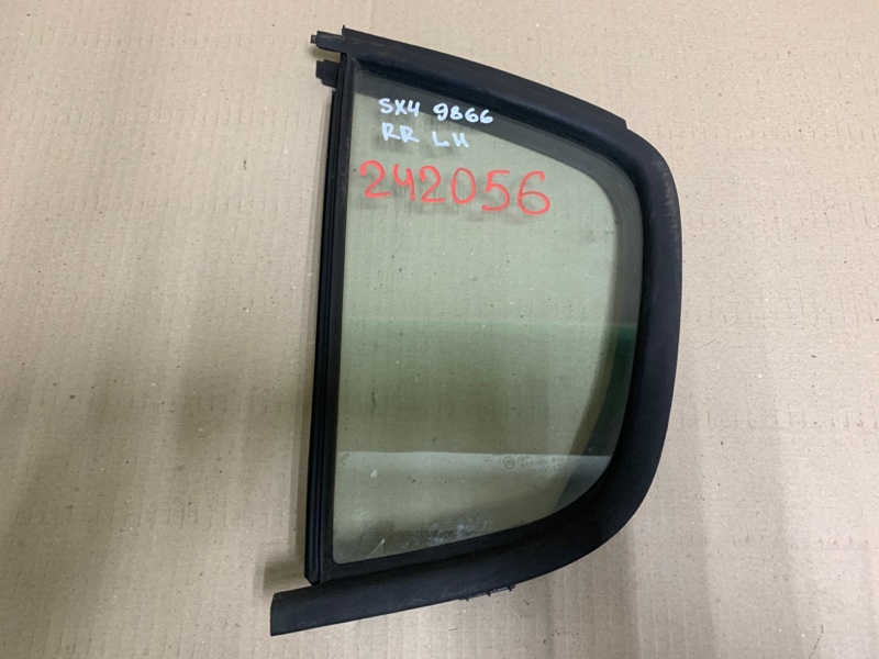 Стекло двери глухое заднее левое SUZUKI SX4 06-13 2008 Седан 2.0 J20A 84556-75KA0 Б/У