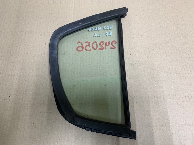 Стекло двери глухое заднее левое SX4 06-13 2008 Седан 2.0 J20A