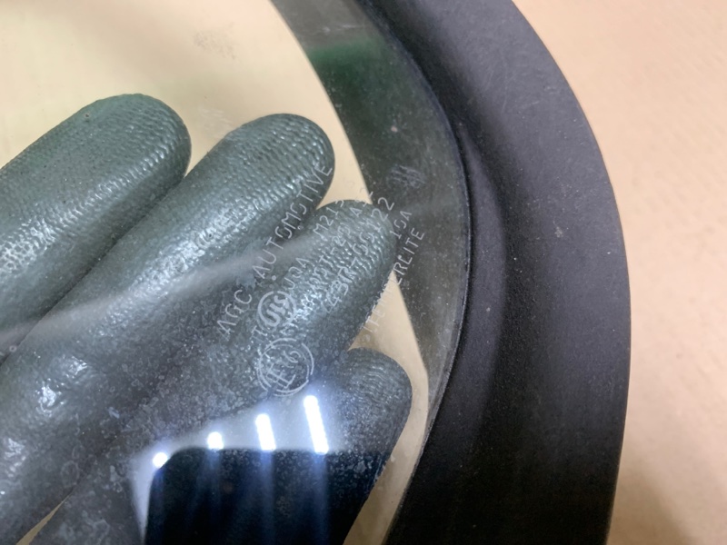 Стекло двери глухое заднее левое SUZUKI SX4 06-13 Седан 2.0 J20A