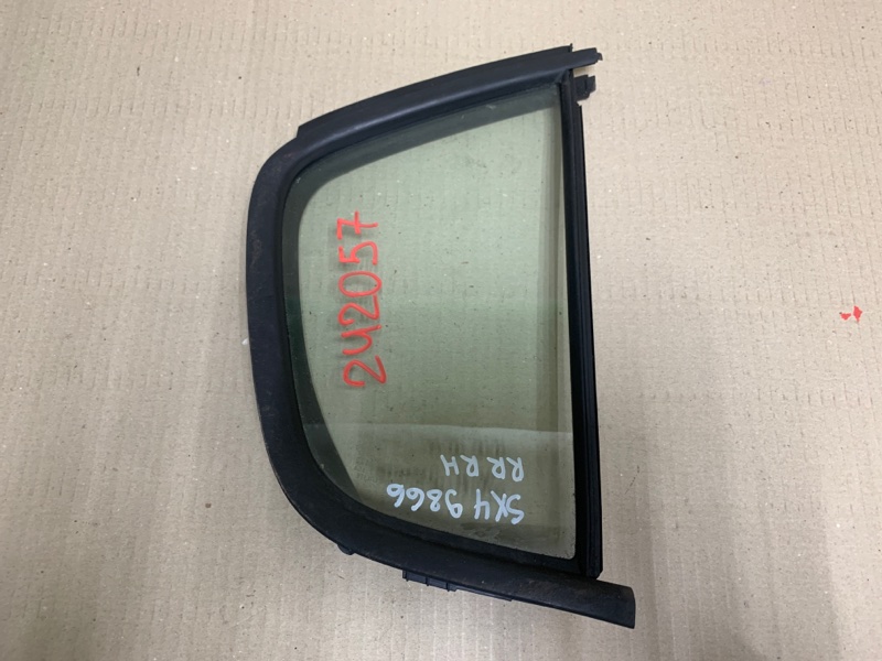 Стекло двери глухое заднее правое SUZUKI SX4 06-13 2008 Седан 2.0 J20A 84551-75KA0 Б/У