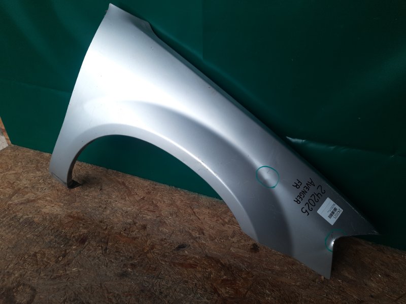 Крыло переднее правое AVENGER 07-14 Седан