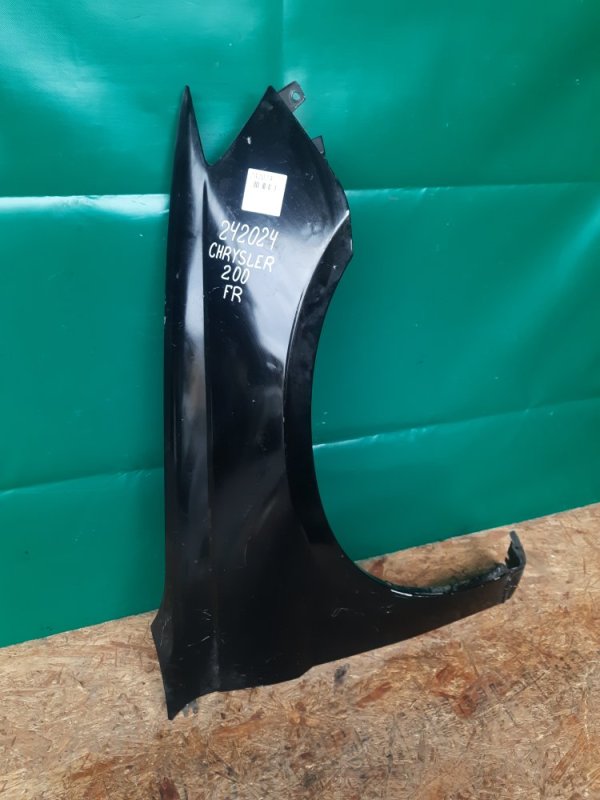 Крыло переднее правое 200 10-14