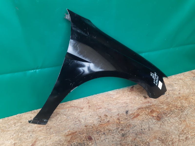 Крыло переднее правое 200 10-14