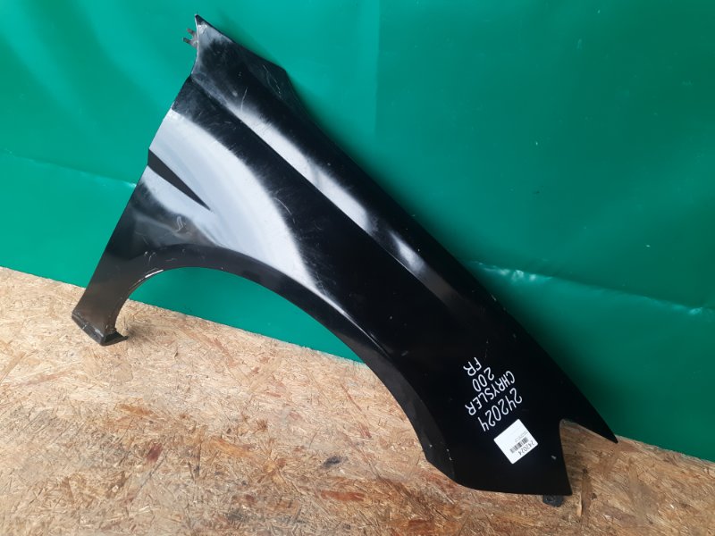 Крыло переднее правое 200 10-14