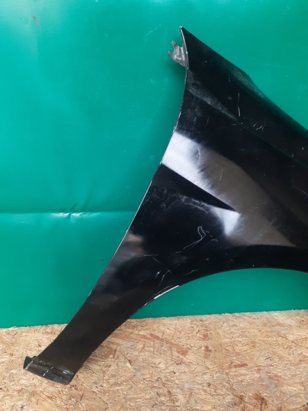 Крыло переднее правое 200 10-14