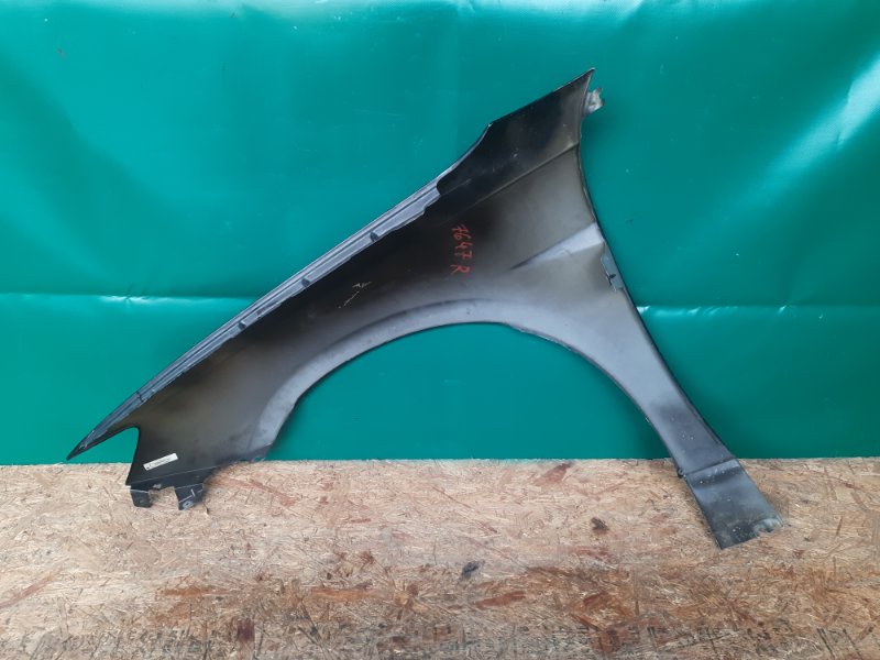 Крыло переднее правое 200 10-14