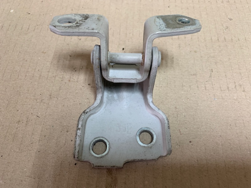 Петля двери верхняя передняя правая SUZUKI SX4 06-13 Седан 2.0 J20A