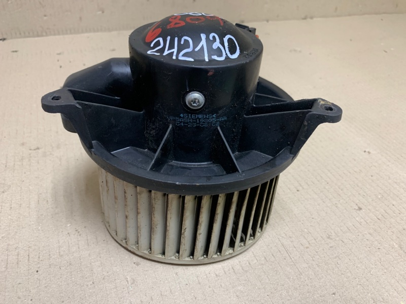 Моторчик печки передний QX56 / TITAN / ARMADA 04-16 2006 Внедорожник VK56DE Моторчик печки передний QX56 / TITAN / ARMADA 04-16 2006 Внедорожник VK56DE