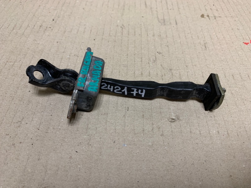 Ограничитель двери передний правый INFINITI QX56 / TITAN / ARMADA 04-16 2006 Внедорожник VK56DE 80430-ZC30A Б/У