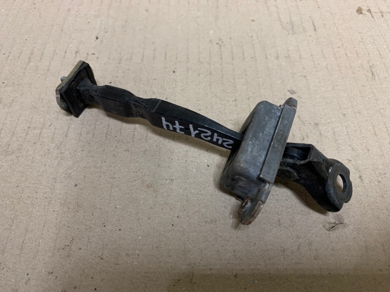 Ограничитель двери передний правый INFINITI QX56 / TITAN / ARMADA 04-16 Внедорожник VK56DE