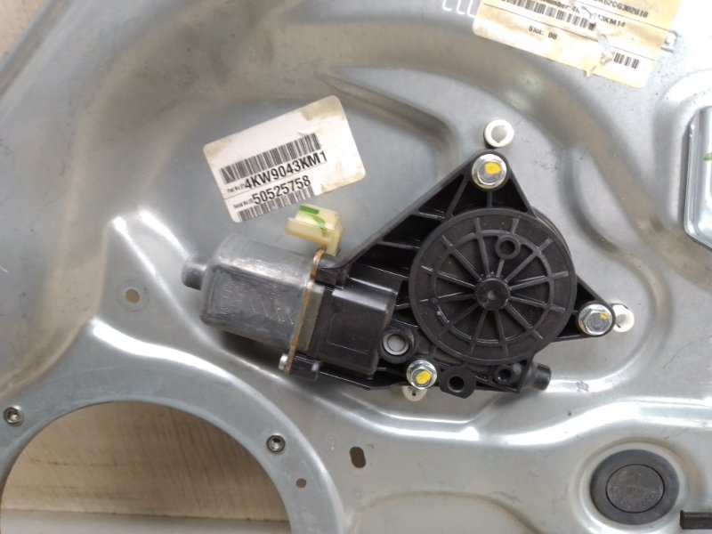 Стеклоподъемник задний правый KIA SORENTO XM 09-14 XM 2.4 G4KJ Стеклоподъемник задний правый KIA SORENTO XM 09-14 XM 2.4 G4KJ