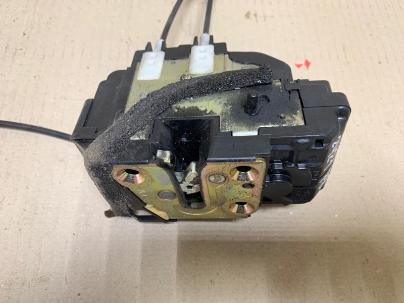 Замок двери задний левый QX56 / TITAN / ARMADA 04-16 2006 Внедорожник VK56DE