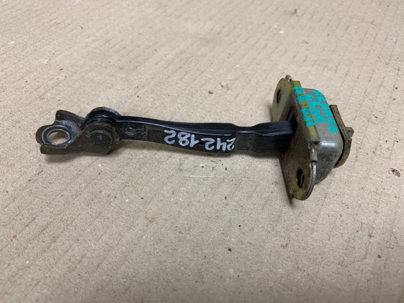 Ограничитель двери задний правый INFINITI QX56 / TITAN / ARMADA 04-16 2006 Внедорожник VK56DE 82430-ZC30A Б/У