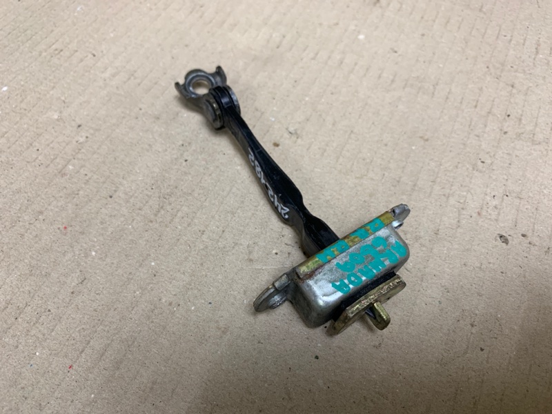 Ограничитель двери задний правый INFINITI QX56 / TITAN / ARMADA 04-16 Внедорожник VK56DE