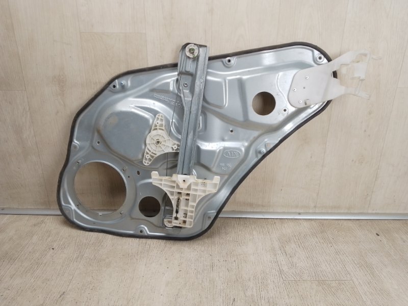 Стеклоподъемник задний левый SORENTO XM 09-14 2012 XM 2.4 G4KJ