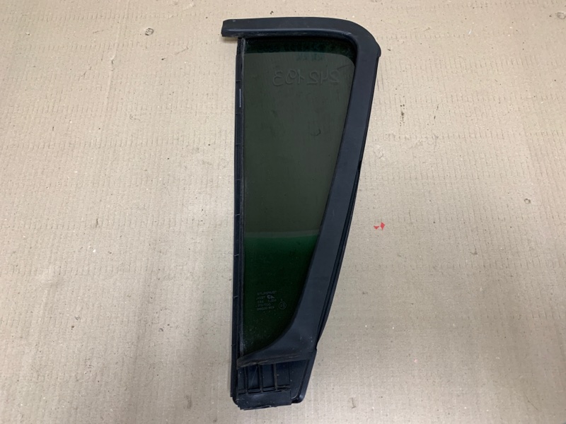 Стекло двери глухое заднее правое QX56 / TITAN / ARMADA 04-16 2006 Внедорожник VK56DE