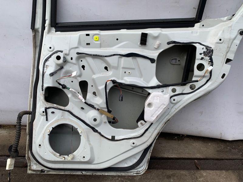 Дверь задняя правая SX4 06-13 2008 Седан 2.0 J20A