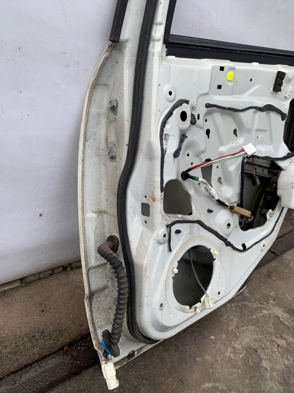 Дверь задняя правая SX4 06-13 2008 Седан 2.0 J20A