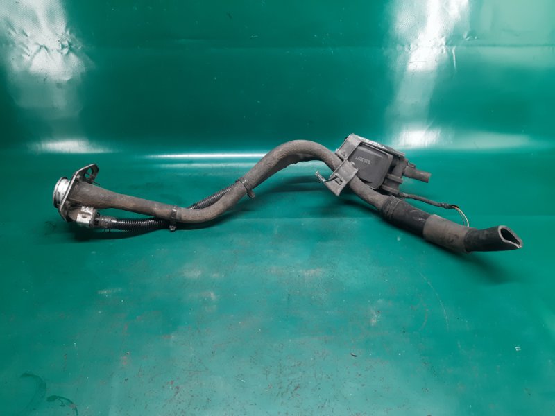 Горловина топливного бака HYUNDAI SONATA YF 10-14 2013 Седан 2.4 G4KK 31030-4R600 Б/У